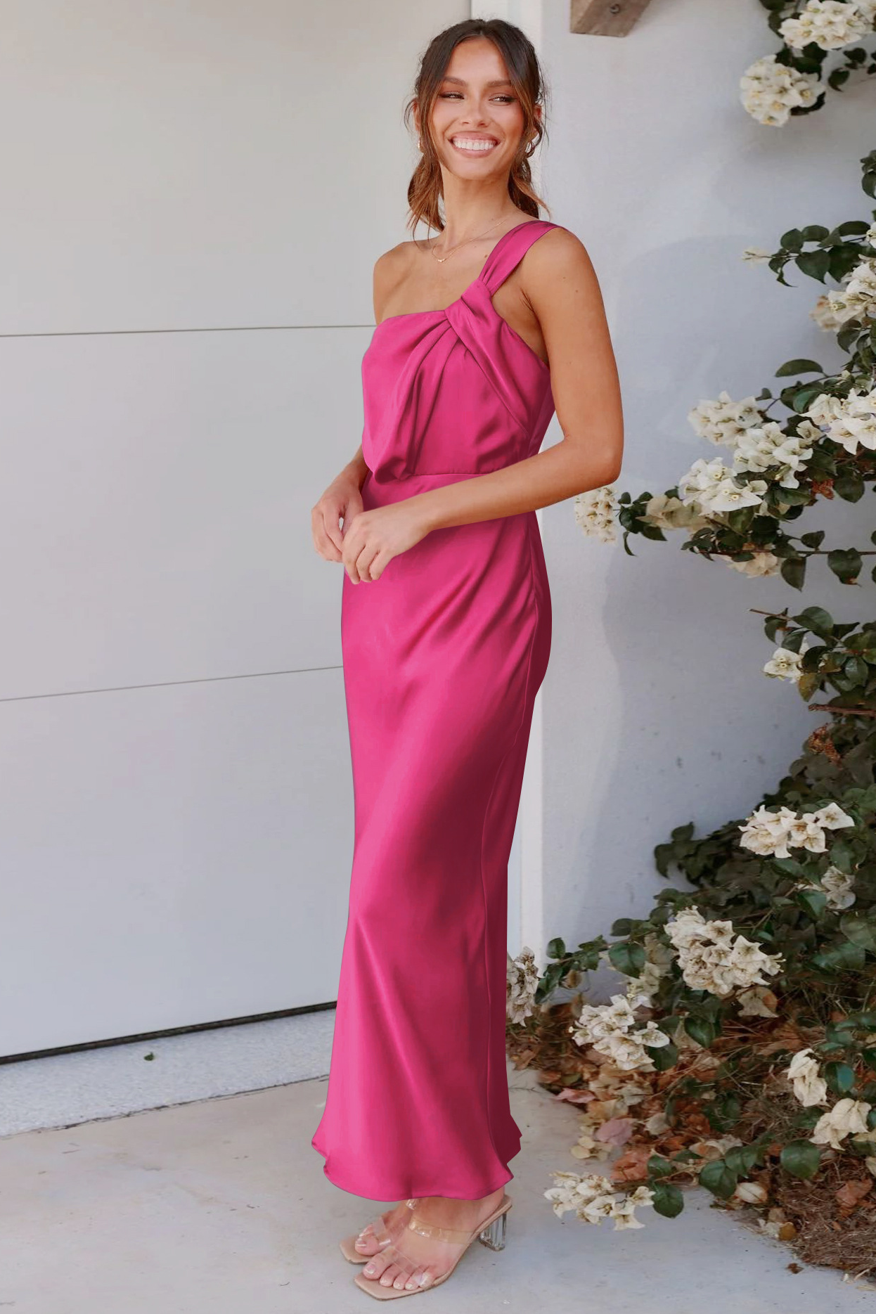 anyfreebie™-Elegant one-shoulder satin bridesmaid dress with slim fit