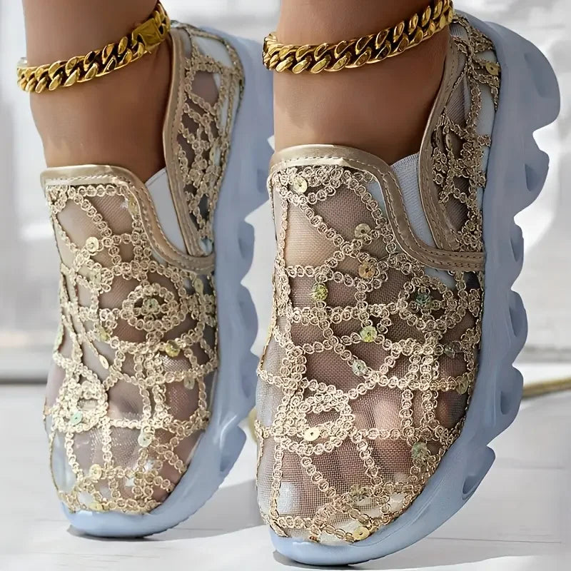 Summery mesh embroidery loafers