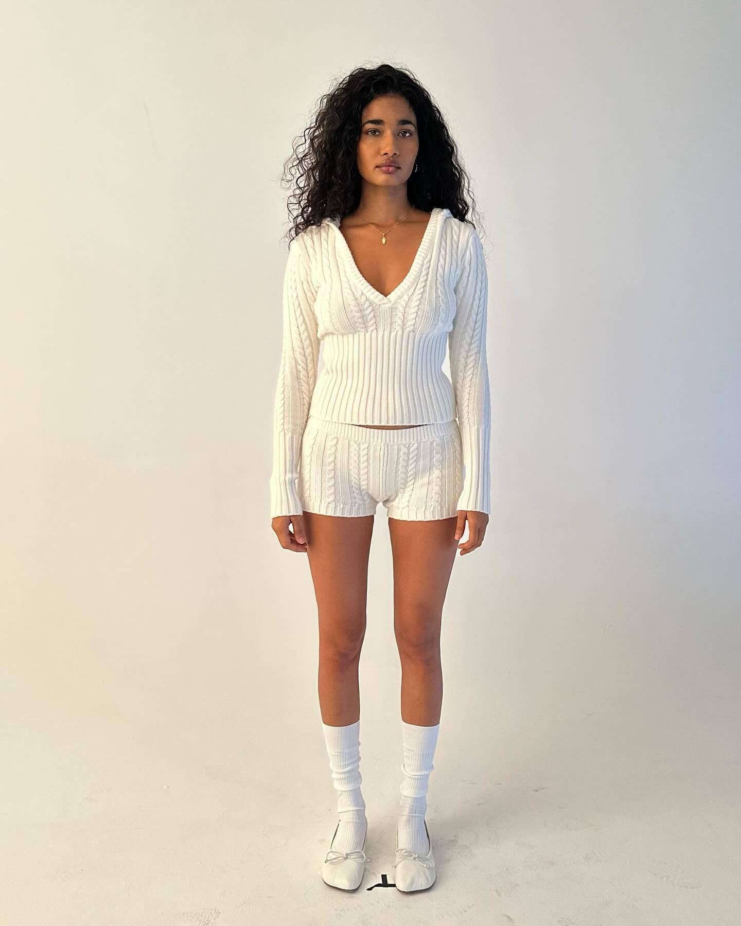 anyfreebie™-Cable Cloud Knit Sweater