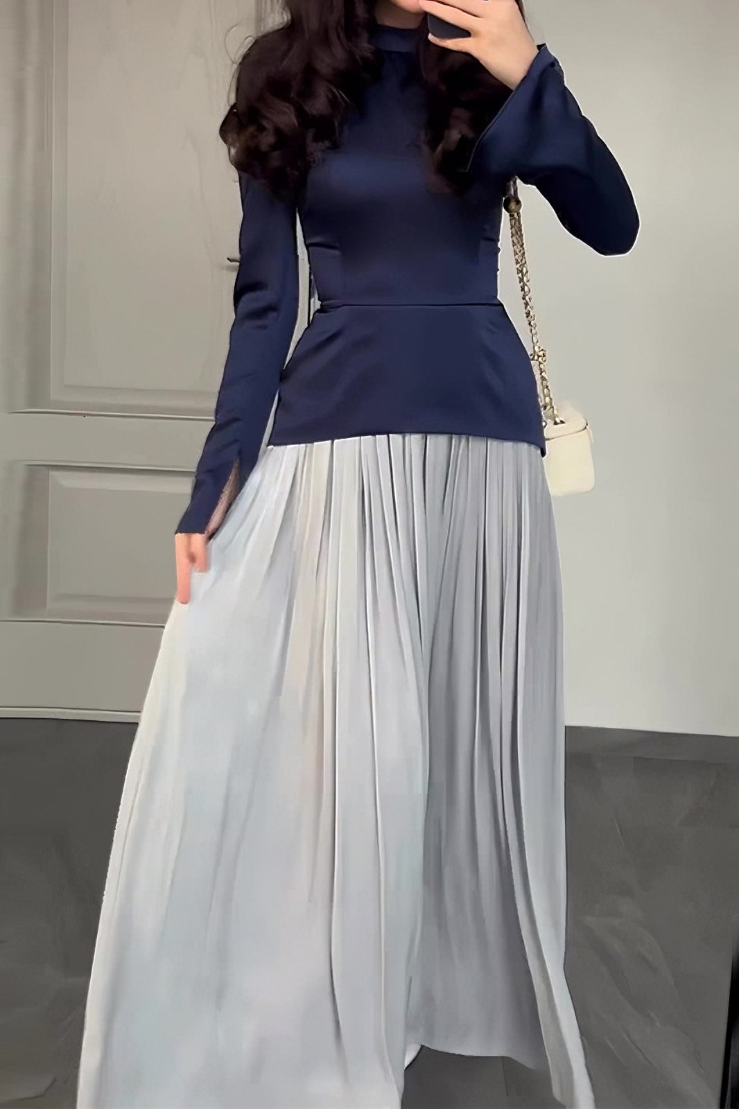 anyfreebie™-Solid color fashionable stitching design round neck pleated long skirt