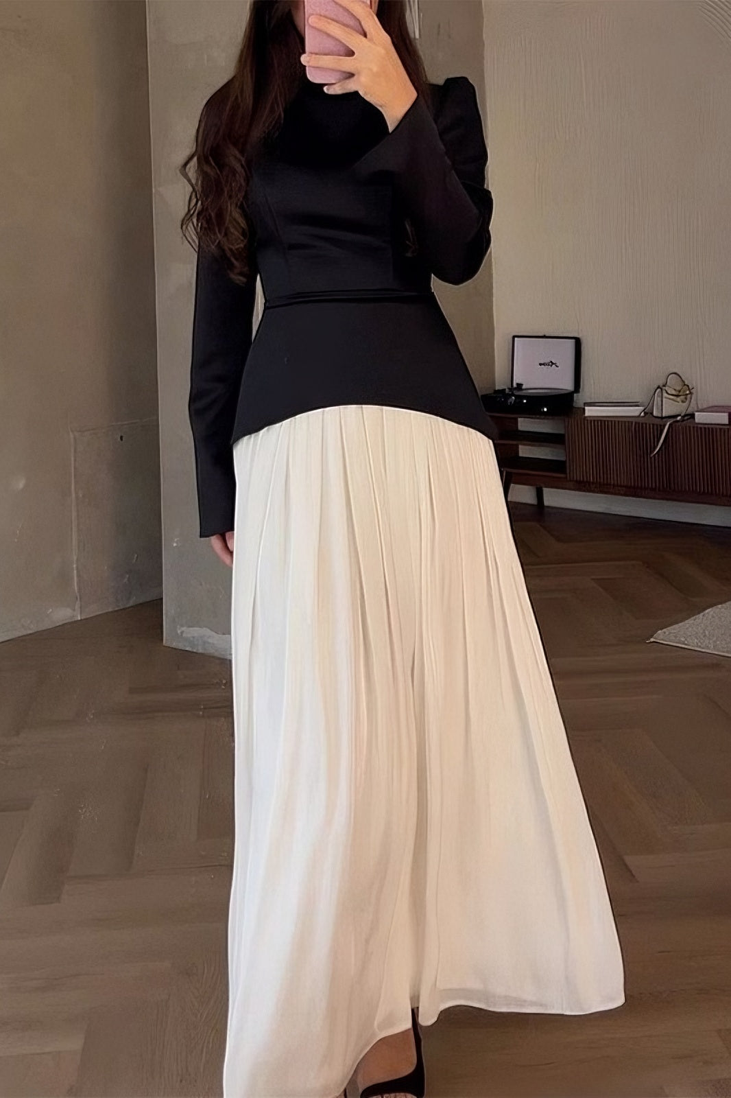 anyfreebie™-Solid color fashionable stitching design round neck pleated long skirt