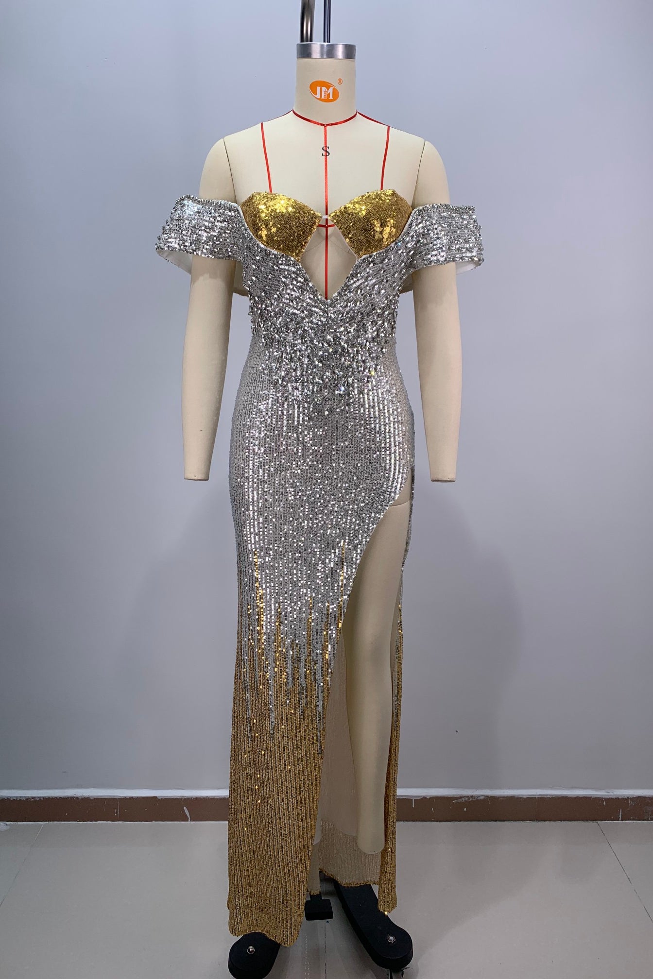 anyfreebie™-Silver and yellow sequined evening gown-vx