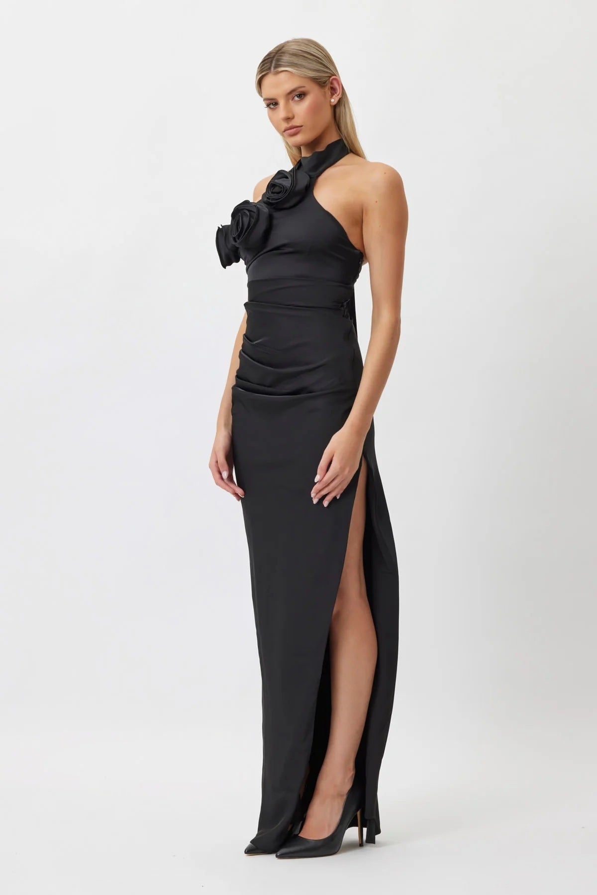 anyfreebie™-Long halter neck off-shoulder evening dress with ribbon and flowers