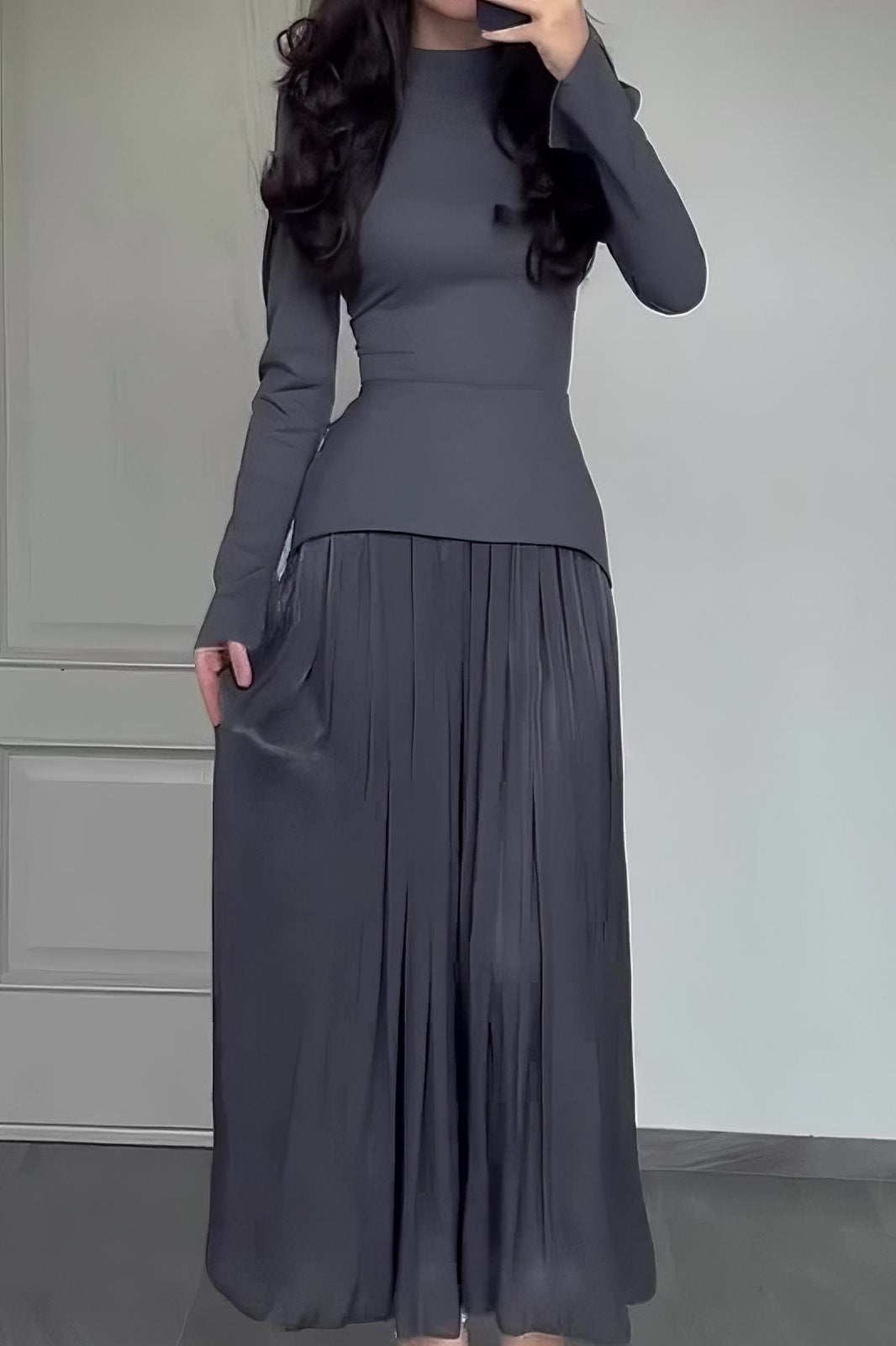 anyfreebie™-Solid color fashionable stitching design round neck pleated long skirt